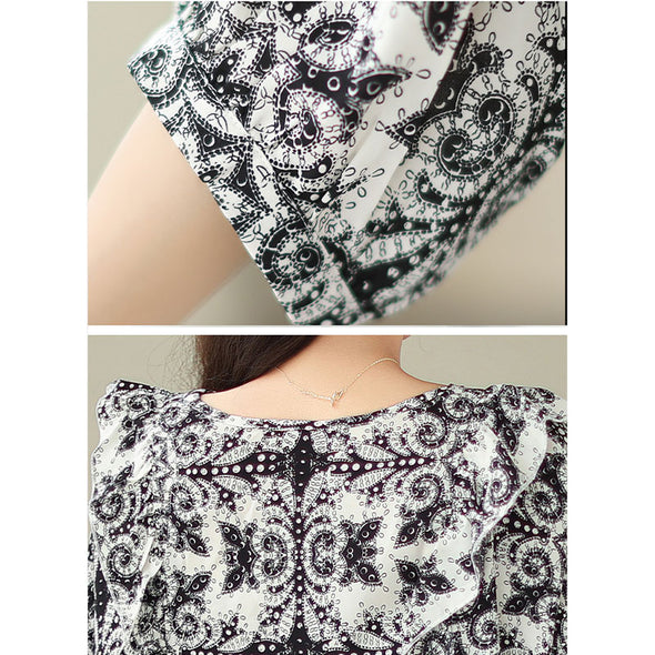 【L~2XL】アラベスク柄　vネック　パフスリーブ　ゆったりサイズ　夏Ｔシャツ