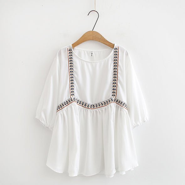 【2XL～4XL】パフスリーブ　ゆったりサイズ　刺繍入り　夏中袖シャツ