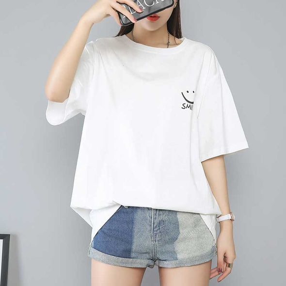 大きいサイズレディースTシャツ　【4XL~8XL】スマイル　おしゃれプリント　ゆったり　お尻すっぽり